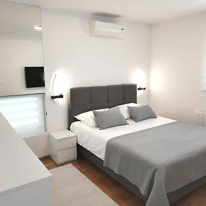 Apartamento Bella Vista - Cozy With Easy Check-in And Free Parking, Split